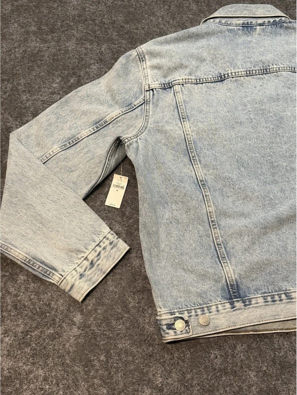 GAP Mens Medium Light Wash Denim Trucker Jacket Button Front 100% Cotton NWT